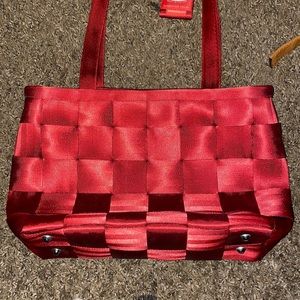 Harvey’s seatbelt tote bag